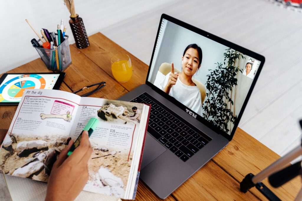 SkillHacks/MovieHacksとは|買い切りで学べるオンライン教材