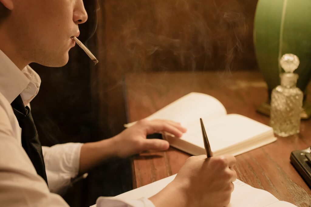 有効なやり方⑤ 就寝前10分に「今日うまくいったこと」を3つ書き出す